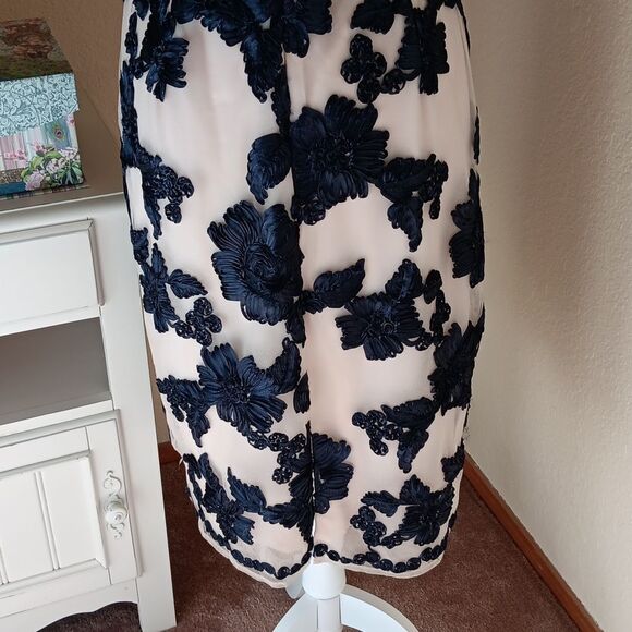 Nicole Miller Soft Blush Dress With RIbbon Embroidery Applique.Old Money.Elegant - Picture 12 of 16